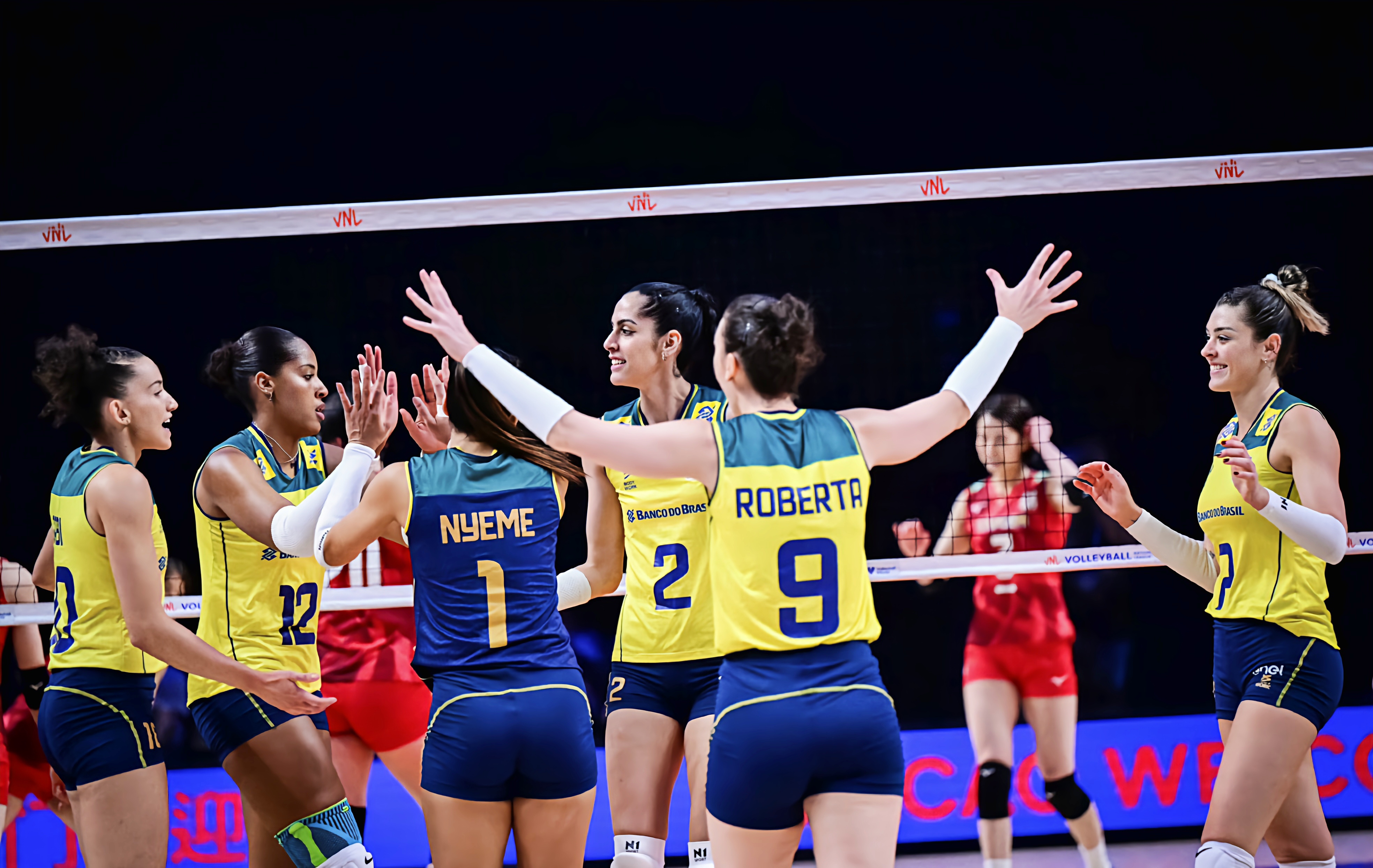开云官网-巴西排球队上演逆袭，战胜强敌夺冠的简单介绍