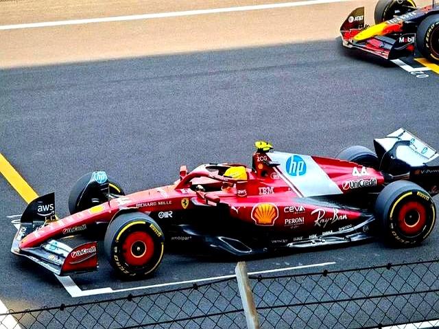 雷诺车队绝杀法拉利，汉密尔顿刷新纪录